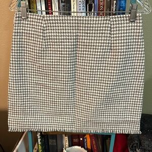 Hem & Thread Gray and White Mini Houndstooth Pencil Skirt